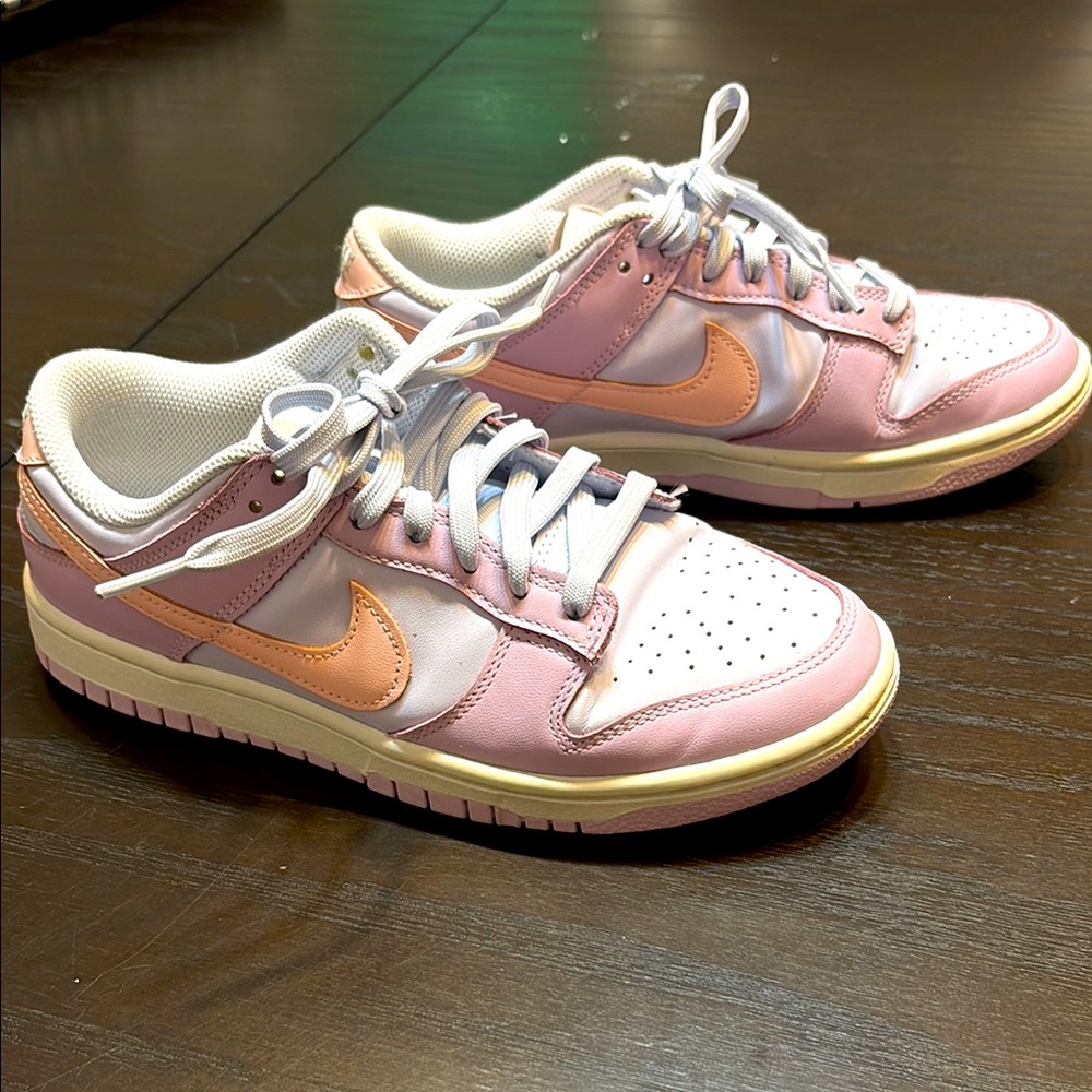 Nike low dunk sneakers lavender and peach